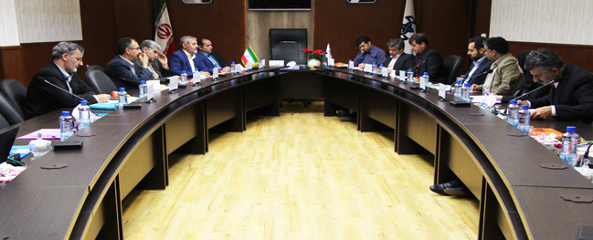 The fourth meeting of the administrative and financial deputies of region 4 of the country was held at Qom University of Technology.