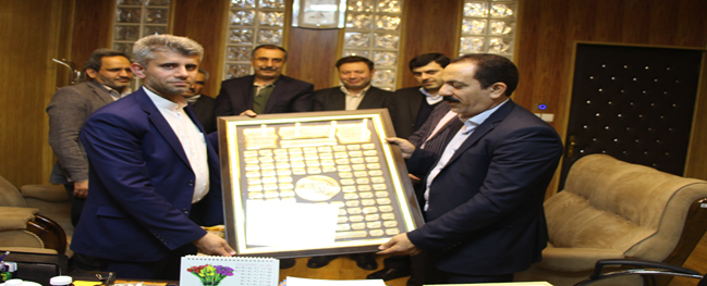 طی مراسمی از زحمات مهندس رحیمی مدیر سابق امور دانشجویی دانشگاه صنعتی قم تقدیر شد