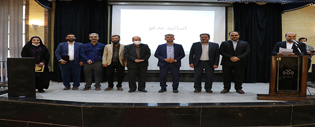 مراسم تعريف الطلاب الجدد وتكريم الأساتذة المتميزين في جامعة قم الصناعية أقيمت.
