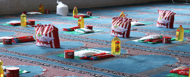 توزیع ۵۰ بسته معیشتی به همت دانشگاه صنعتی قم برای افراد کم برخوردار